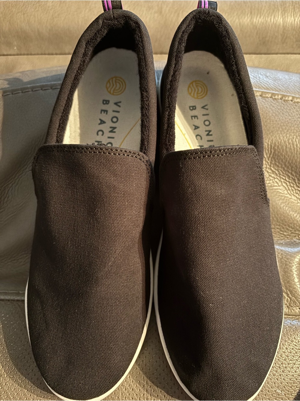 Vionic Beach Pismo Black Slip-On Casual Sneakers